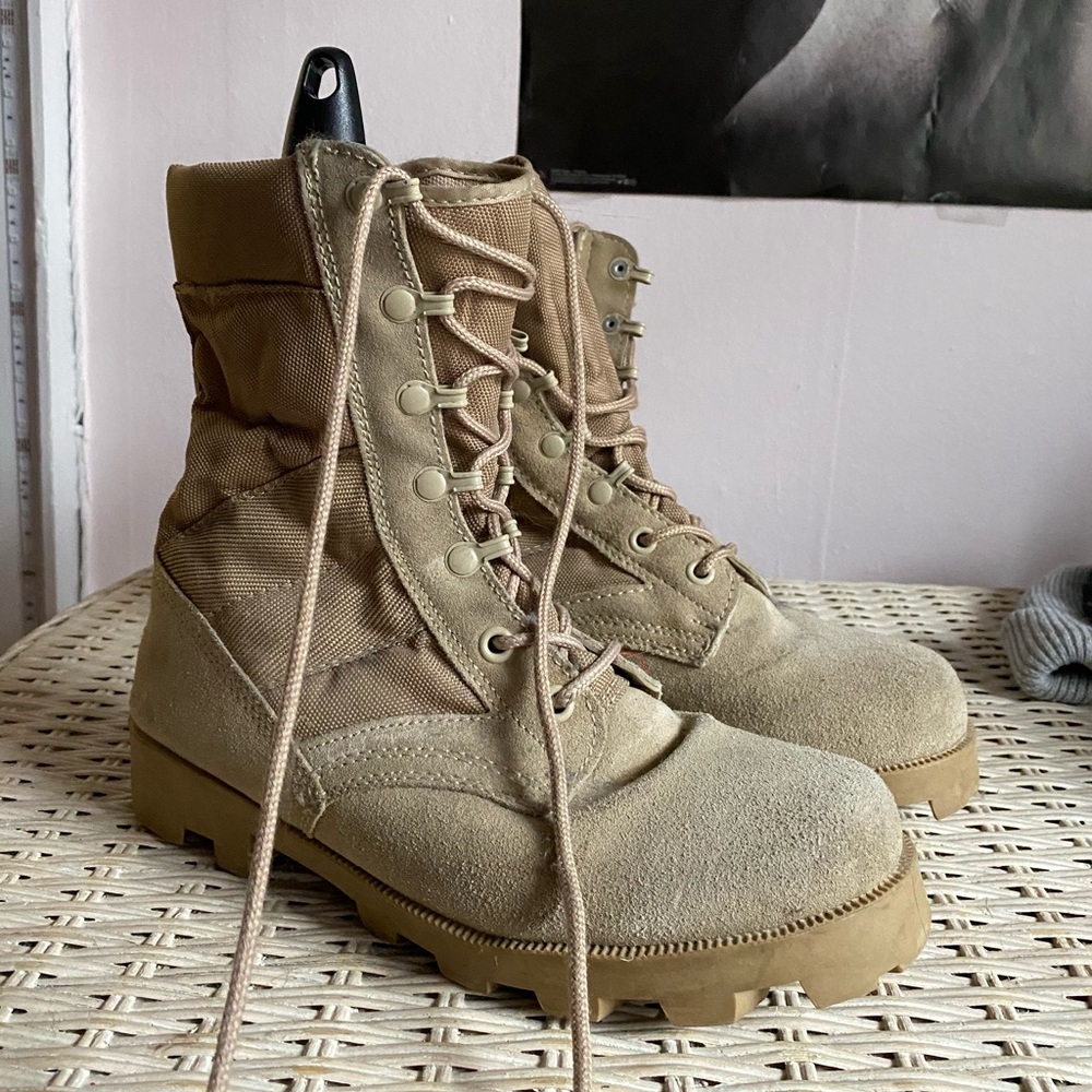 Combat boots